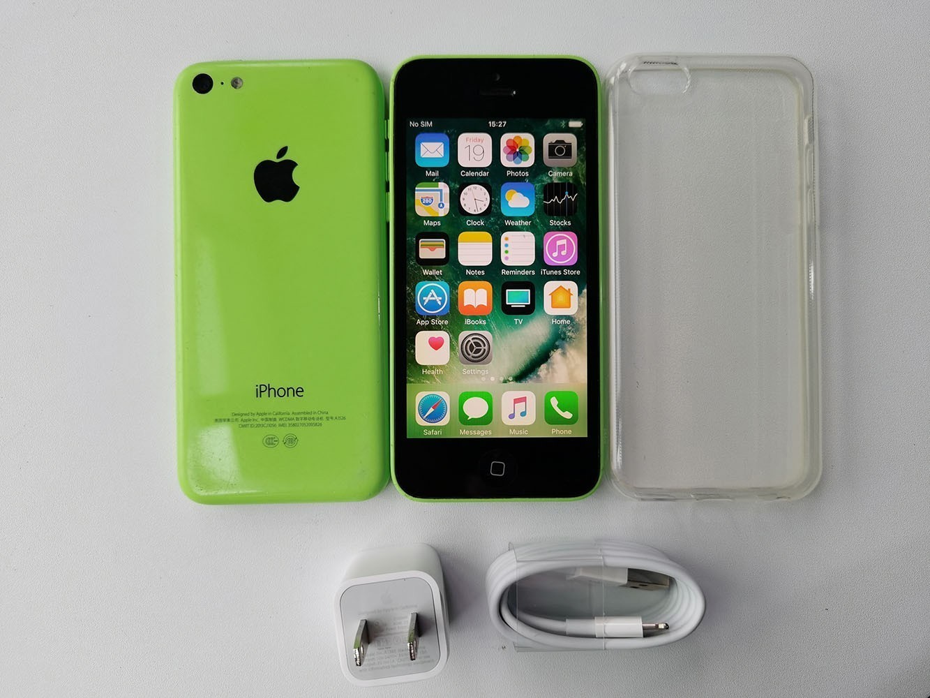 Apple iPhone 5c – 8 GB / 16 GB / 32GB – Green (Unlocked) Appearance 90% N ew