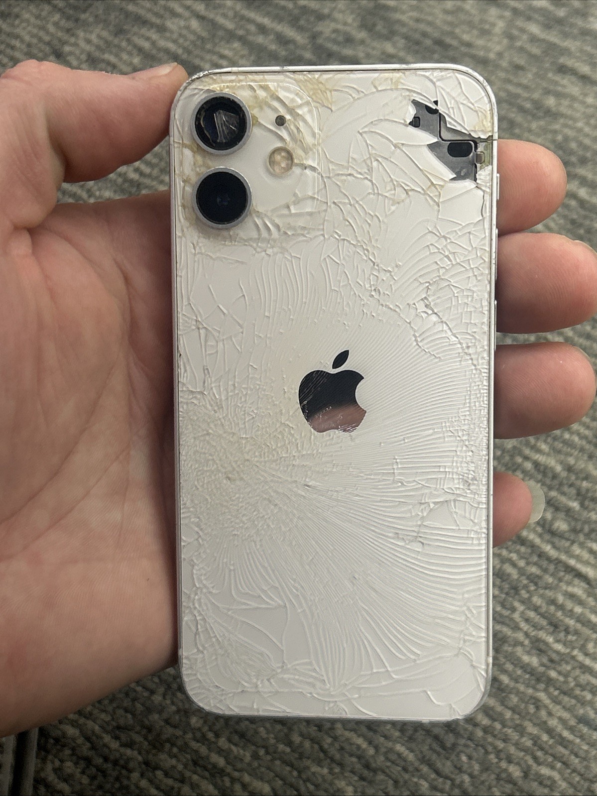 Apple iPhone 12 mini 64GB unlocked [CRACKED BACK GLASS/SCREEN] 961580