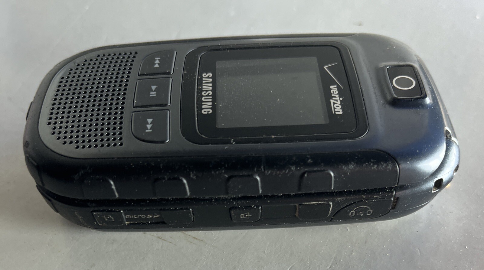 Samsung Convoy 2 Handheld 2.2″ Screen Verizon Flip Cell Phone