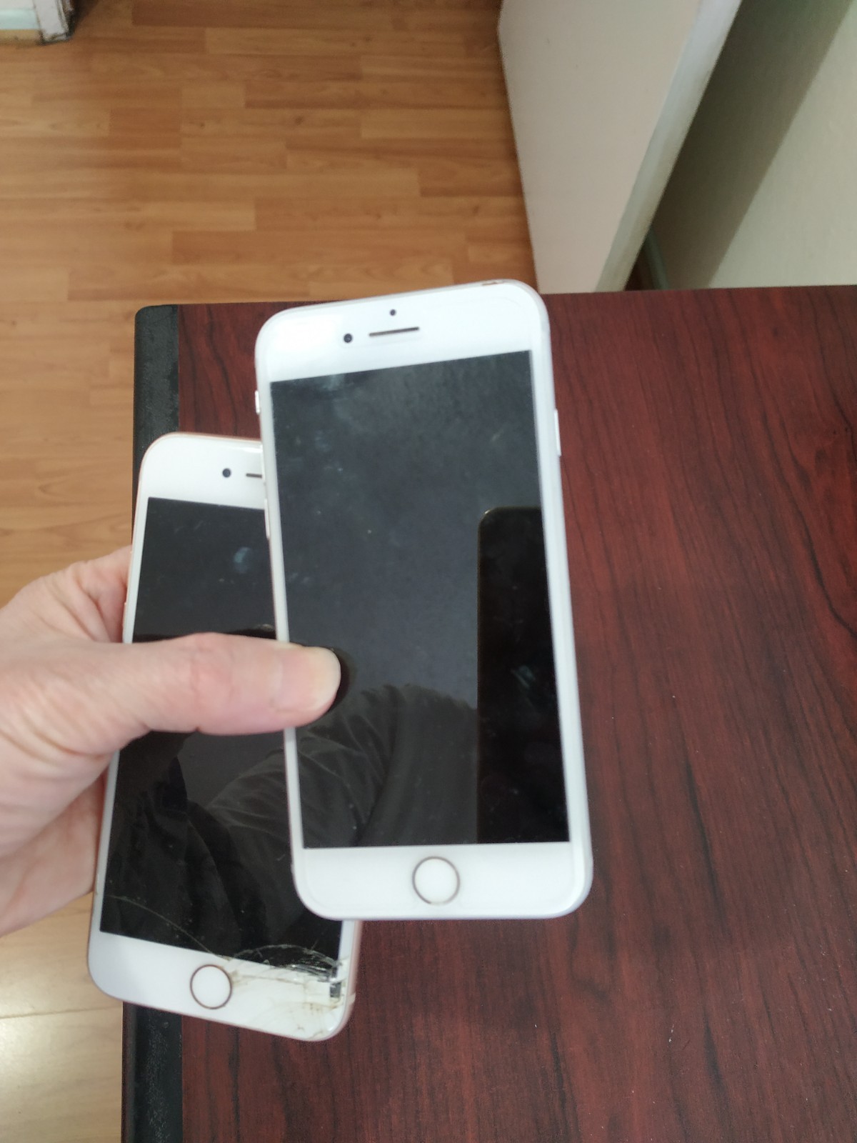 Lot of 2 Apple iPhone 8 (A1863) (A1905) 64GB For parts
