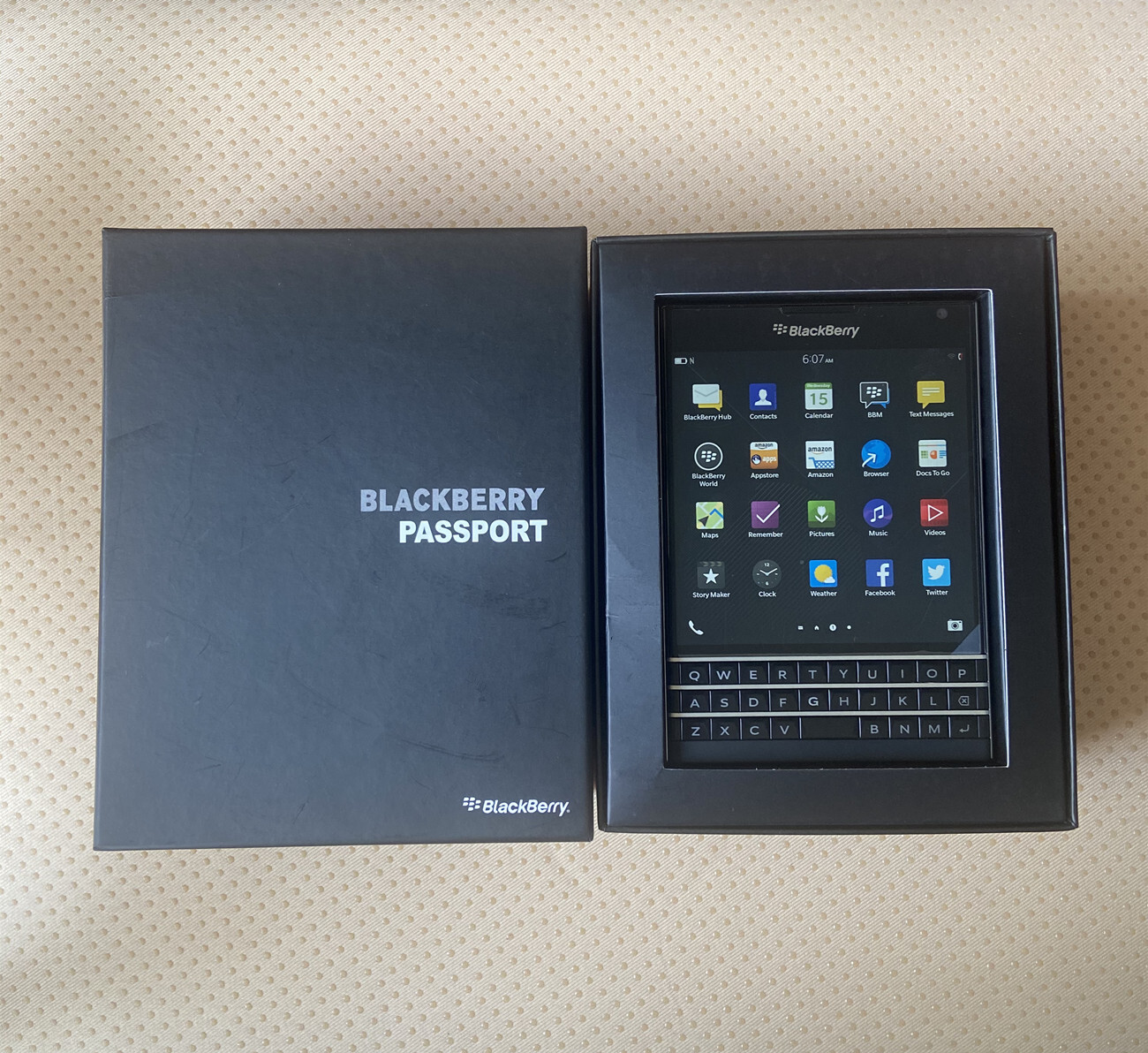 BlackBerry Passport Q30 (SQW100-1) 32GB 3GB RAM Unlocked Smartphone-New Unopened