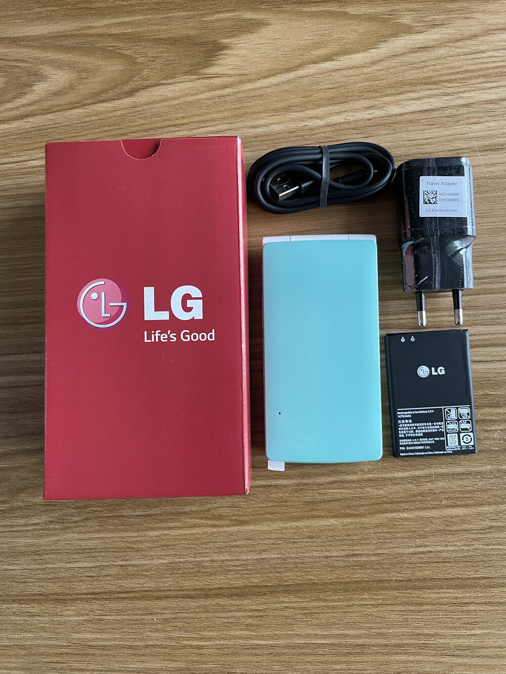 LG Wine Smart D486 4G LTE 1GB RAM 4G ROM 3.5″ Android Flip Phone Wi-Fi GPS Radio