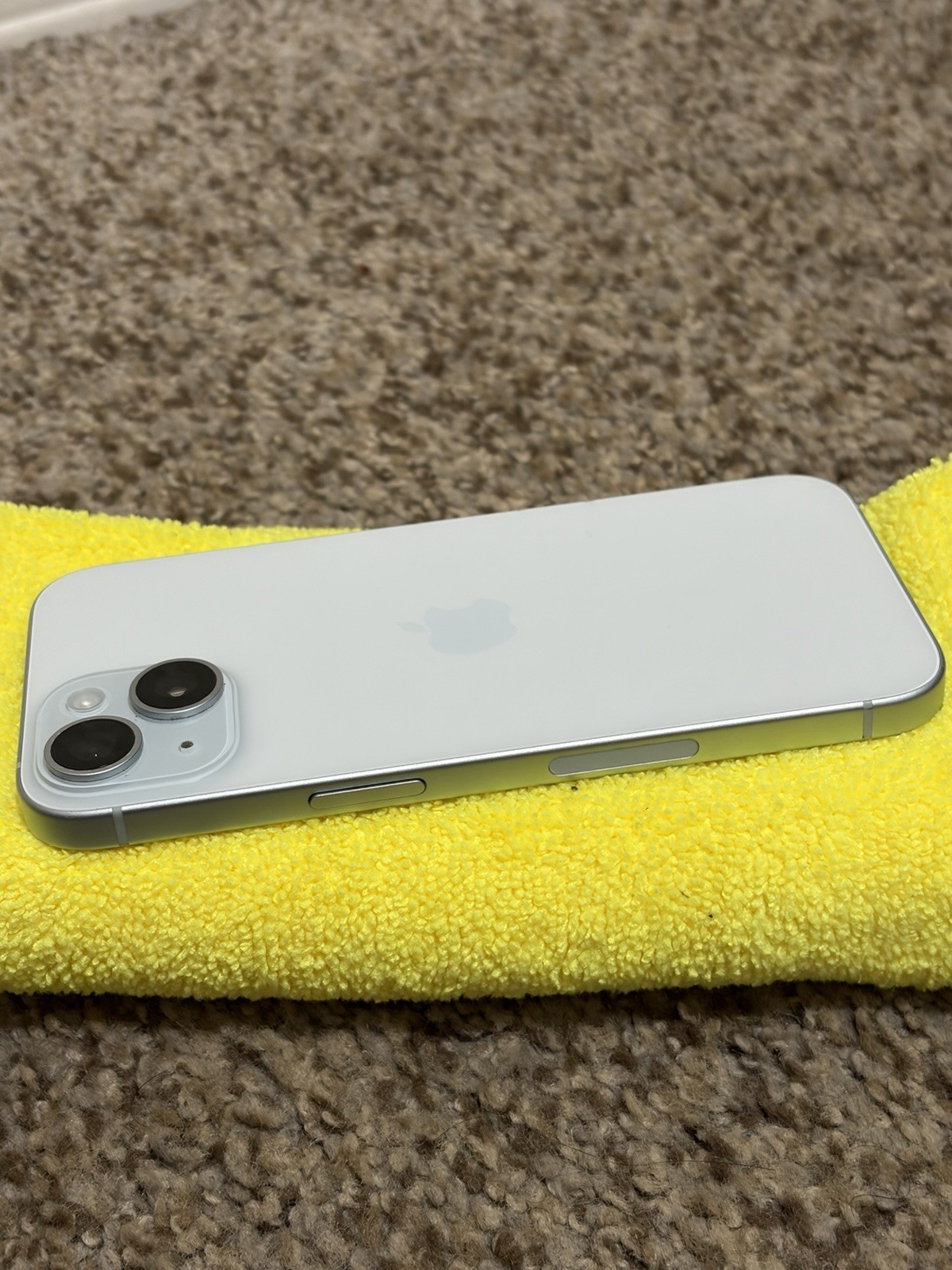 Apple iPhone 15 128GB Baby Blue (LOCKED to Owner) read description