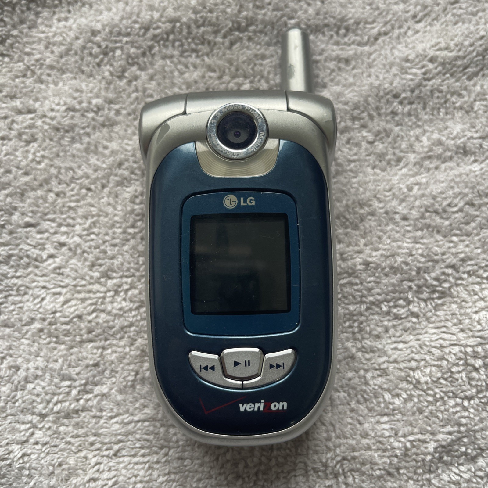 LG VX8100 Blue and Silver ( Verizon ) Rare Cellular Flip Phone Untested