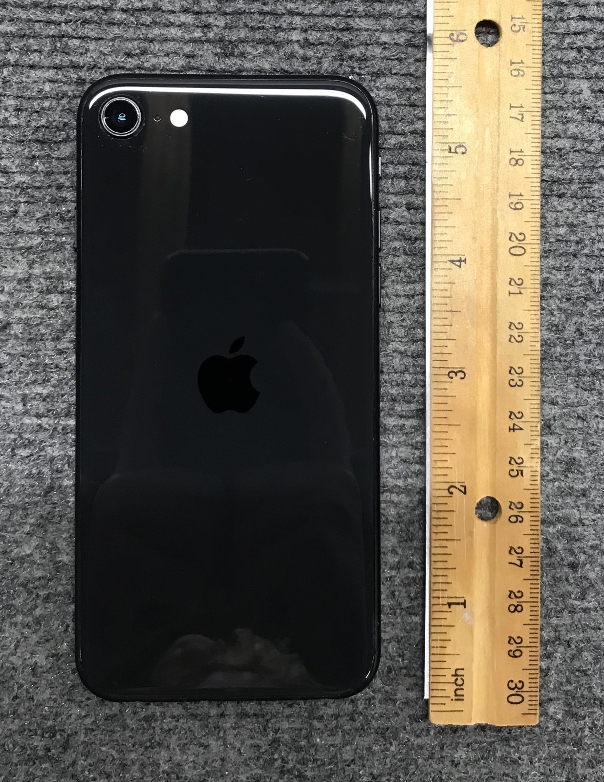 Apple iPhone SE (2020) – 64 GB – Black (Unlocked)
