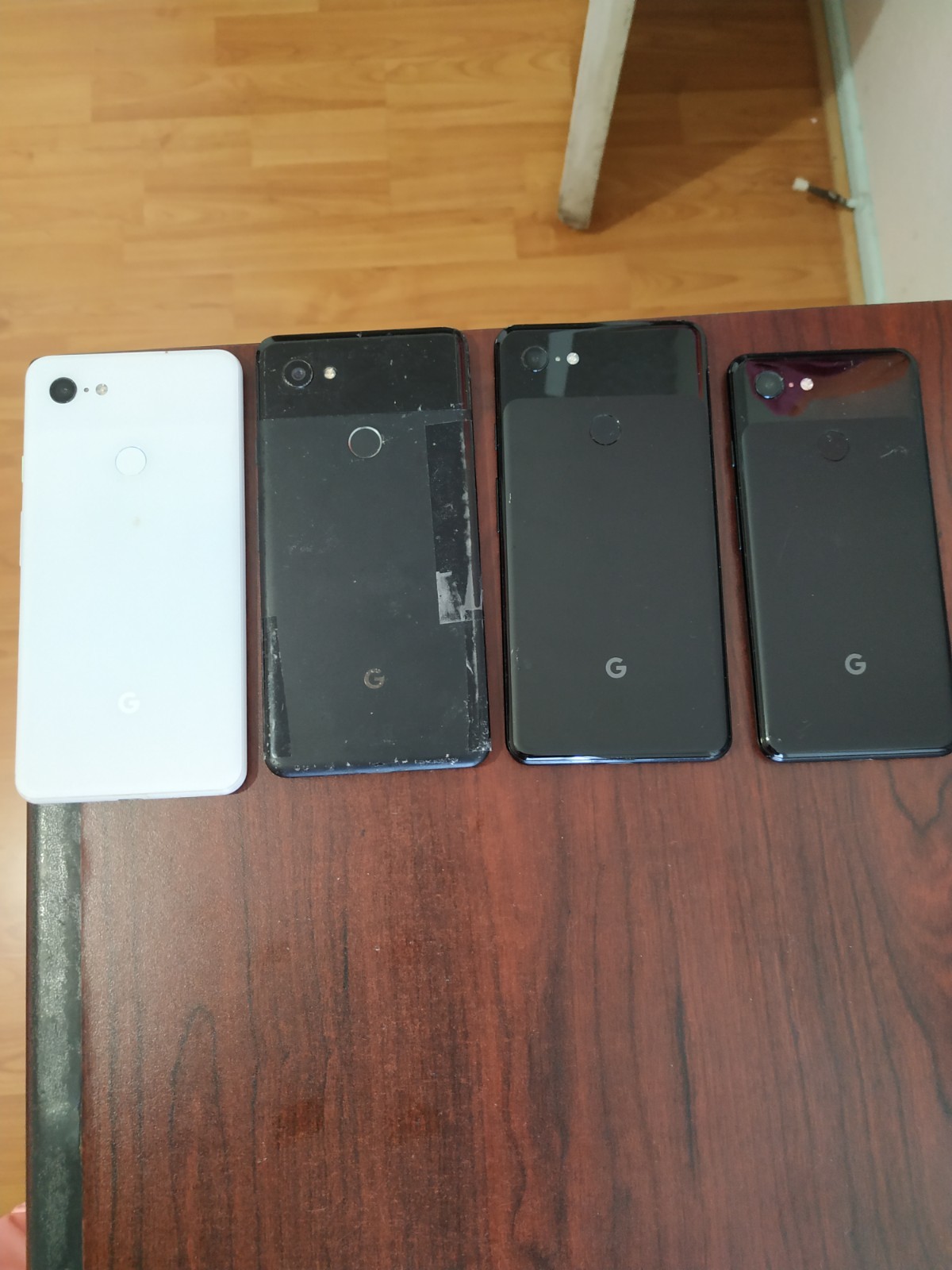 Lot of 4 Google Pixel 3XL(2)and Pixel 2XL(1) and Pixel 3(1pc) 64GB For parts
