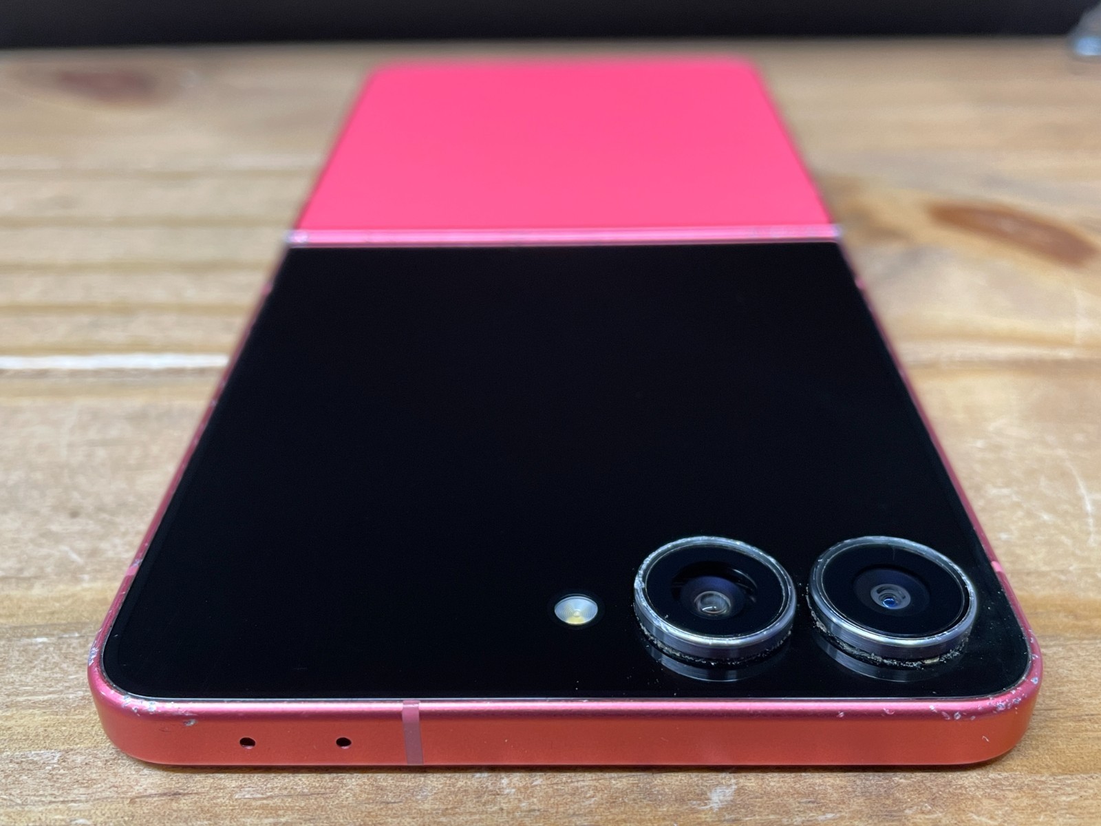 Samsung Galaxy Z Flip 7 – SM-F766U – 256 GB – Coralred (Xfinity) Tested & Works