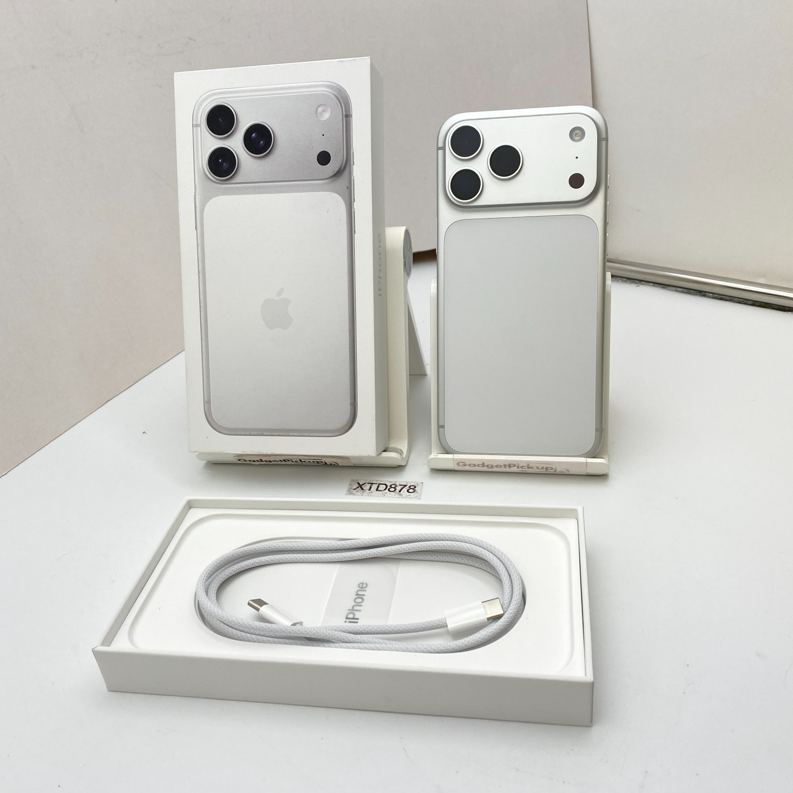 Apple iPhone 17 Pro Max – 256GB – Silver (Unlocked) – Open Box