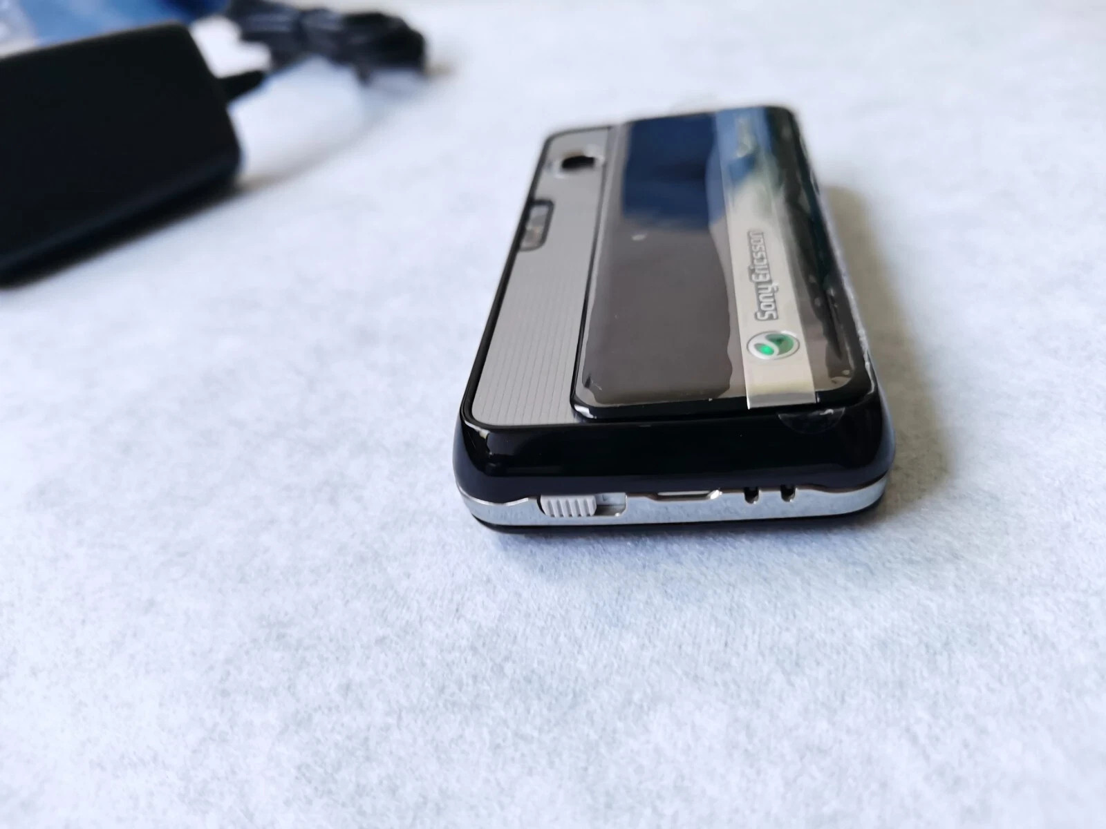 Sony Ericsson C903 105MB Lacquer Black (Unlocked) 5MP Cellphone+1 year warranty