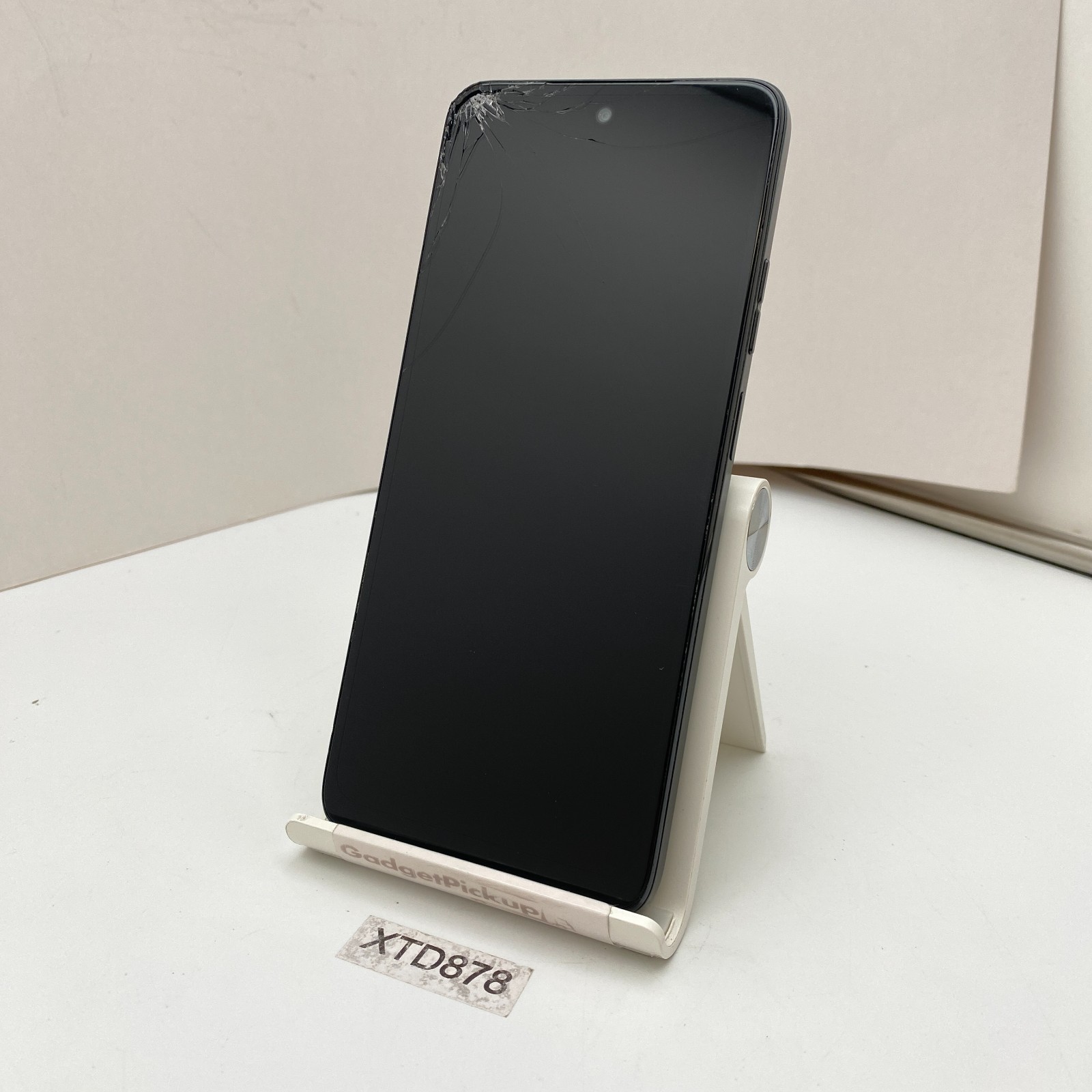 Motorola Moto 2025 – 128GB – Forest Gray (Unlocked) XT2513 – CRACKED SCREEN