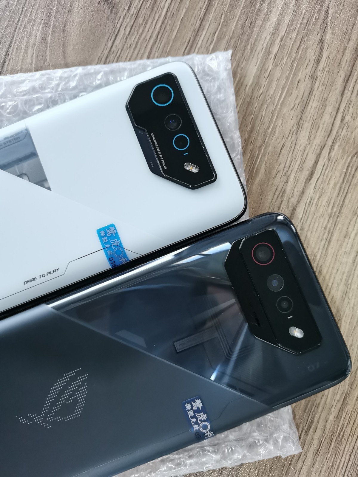 ASUS ROG Phone 7 – 256/512 GB – Storm White /Black (Unlocked) 6000mAh