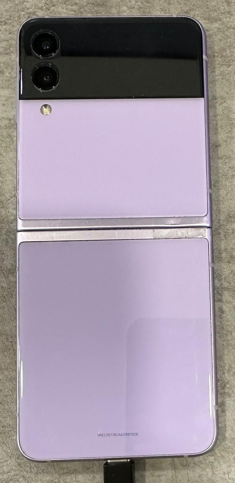 Samsung Galaxy Z Flip 3 256GB Purple, UNLOCKED, Black stained screen