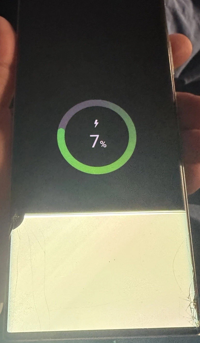 Samsung Galaxy S22 Ultra Silver For Parts/Repair S Pen Included