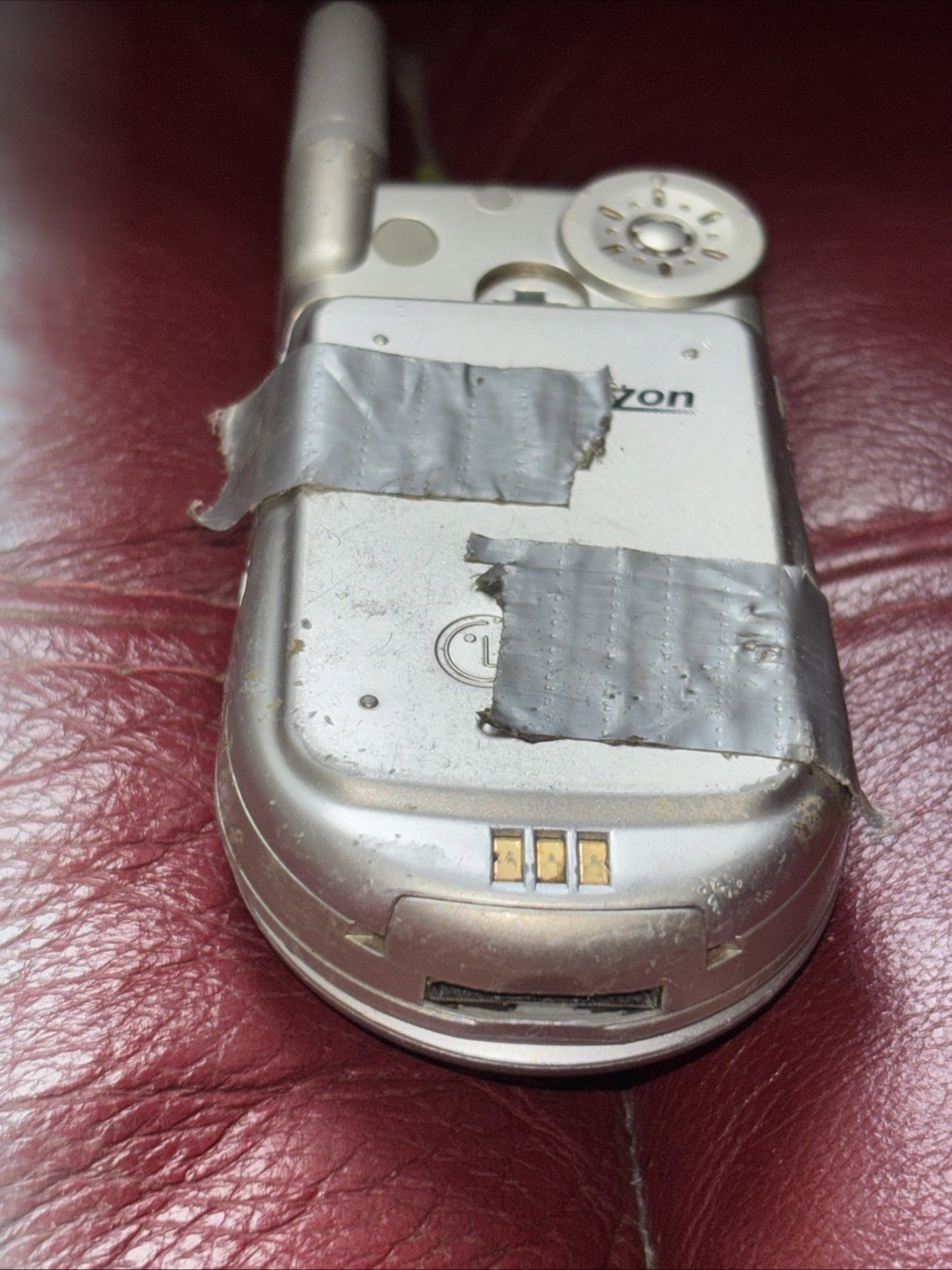 LG VX4500 – 1 MB – Metallic Silver (Verizon)