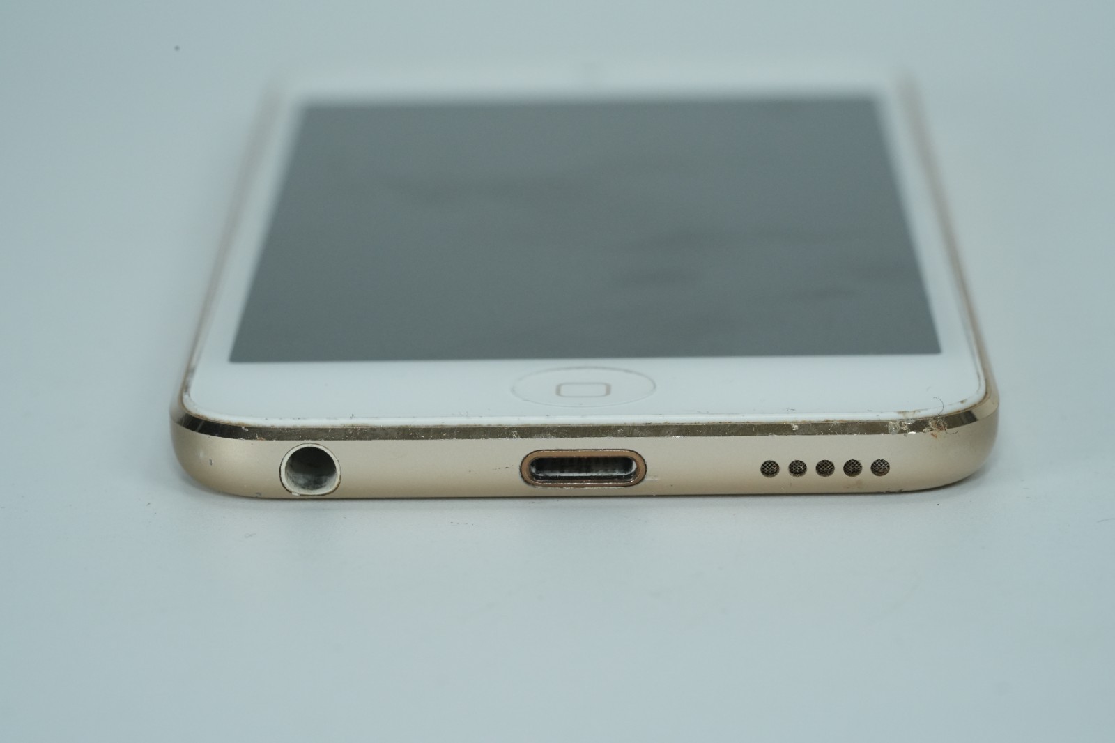 Apple iPod Touch (A1574) – gold *Parts Only*