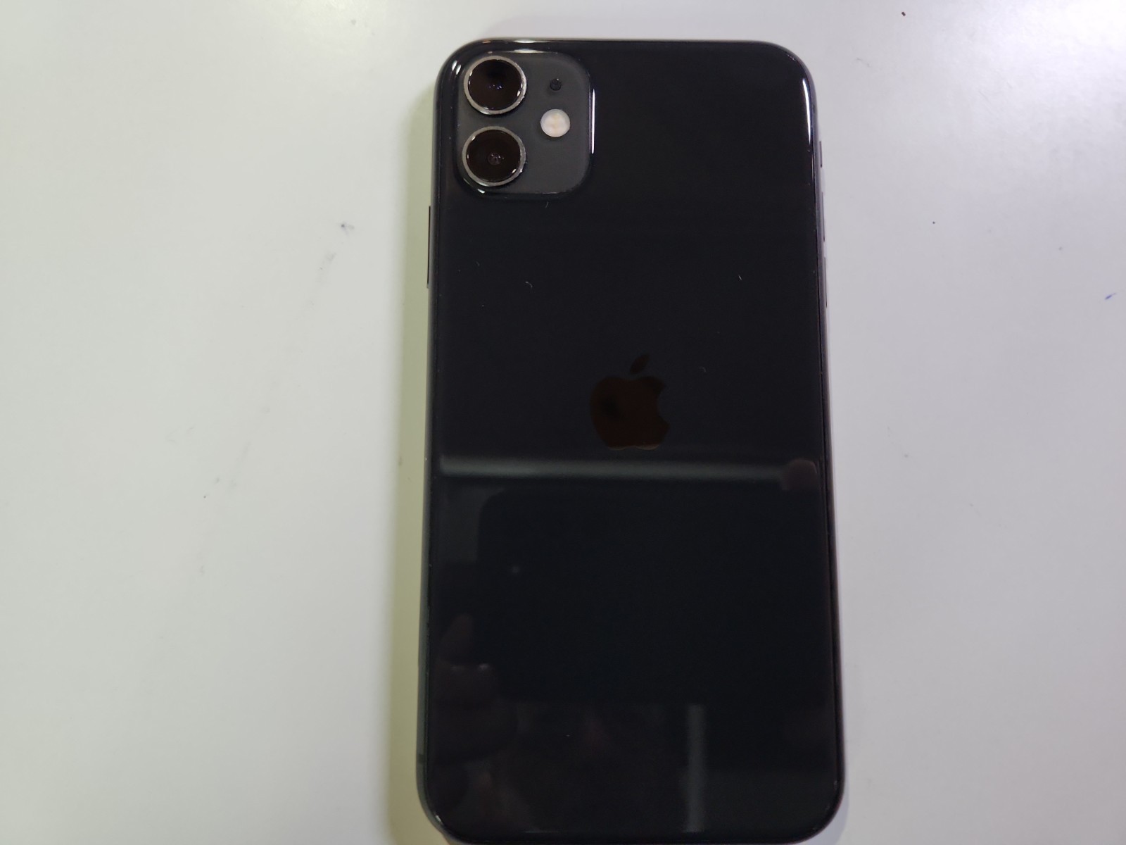 Apple iPhone 11 A2111 64GB Fully Unlocked Clean IMEI Batt =80%