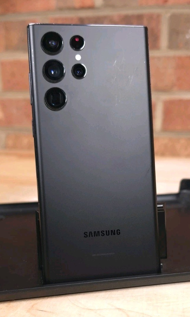Samsung Galxy S22 Ultra Black Unlocked 128GB 8mb Ram W Box Very Good Condition