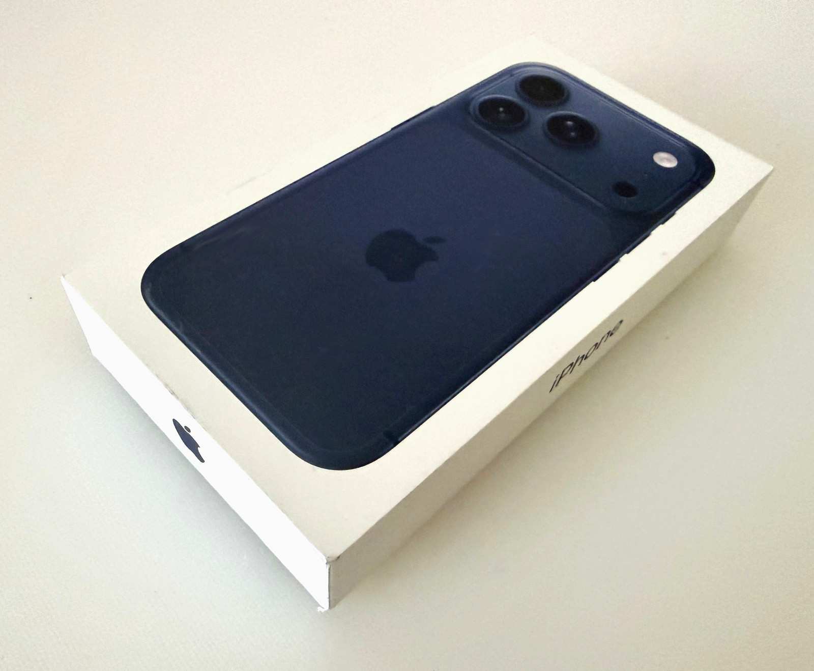 Apple iPhone 17 Pro | 256GB | Deep Blue | A3256 | VERIZON ONLY