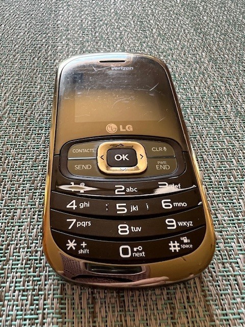 Vintage LGIP 340NV LG Verizon 950mAh 3.6Wh Keyboard, Flip Phone PARTS ONLY