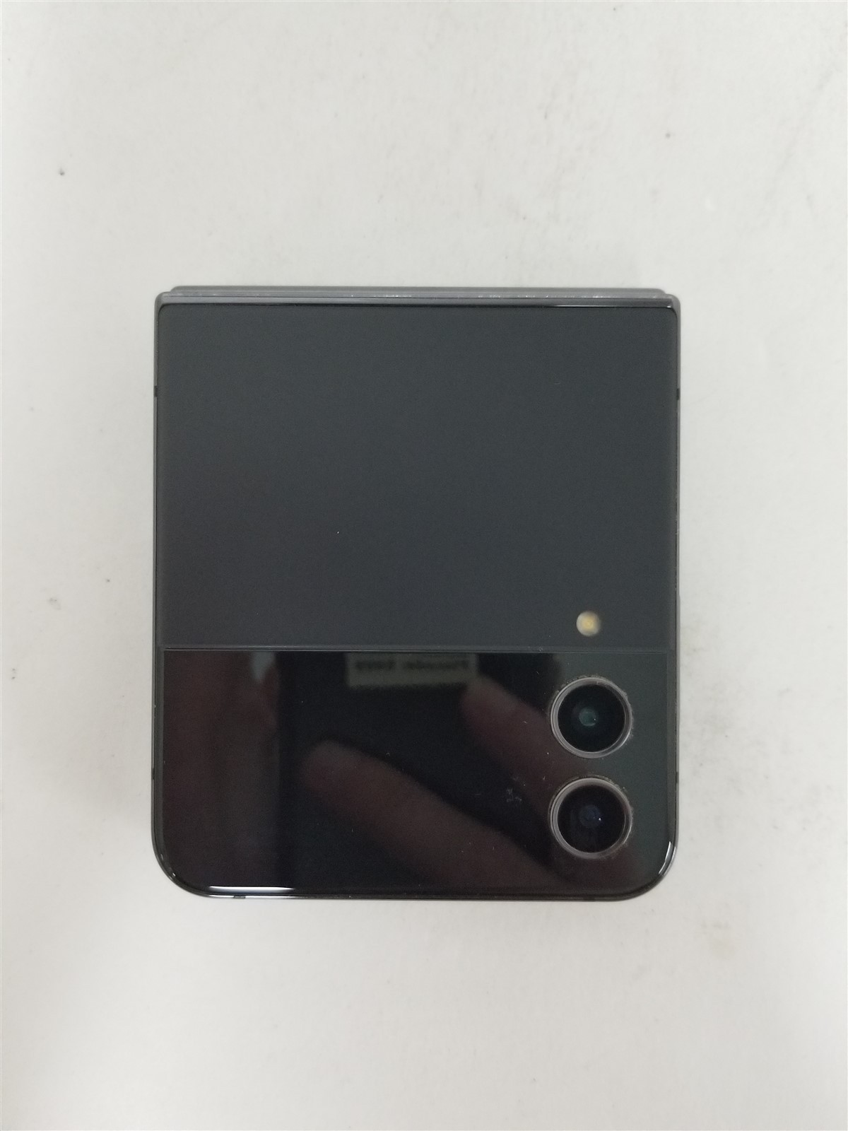 Samsung Galaxy Z Flip4 128GB Black SM-F721U (Unlocked) Discounted zW2984