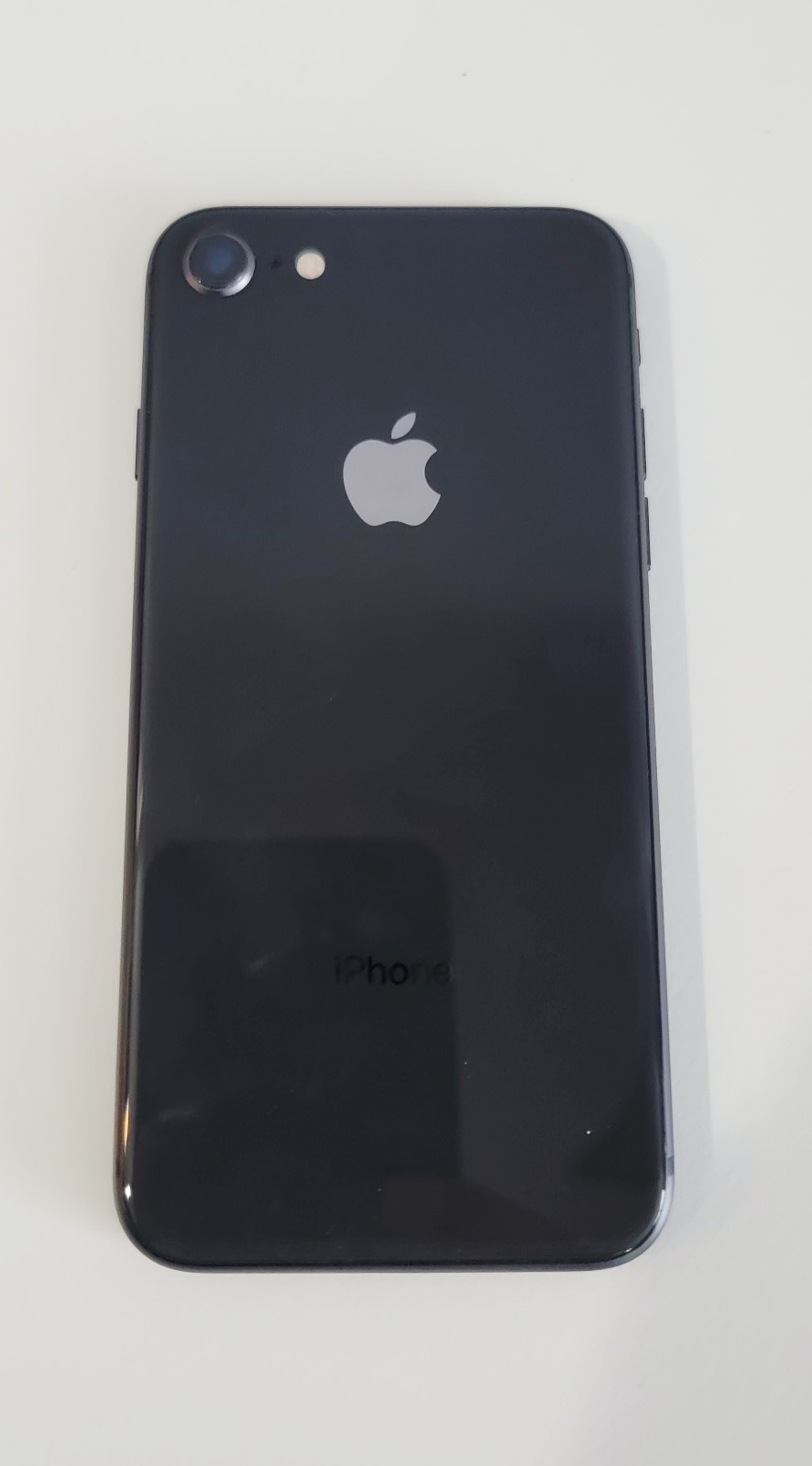 Apple iPhone 8 64GB Bundle Wired Headset