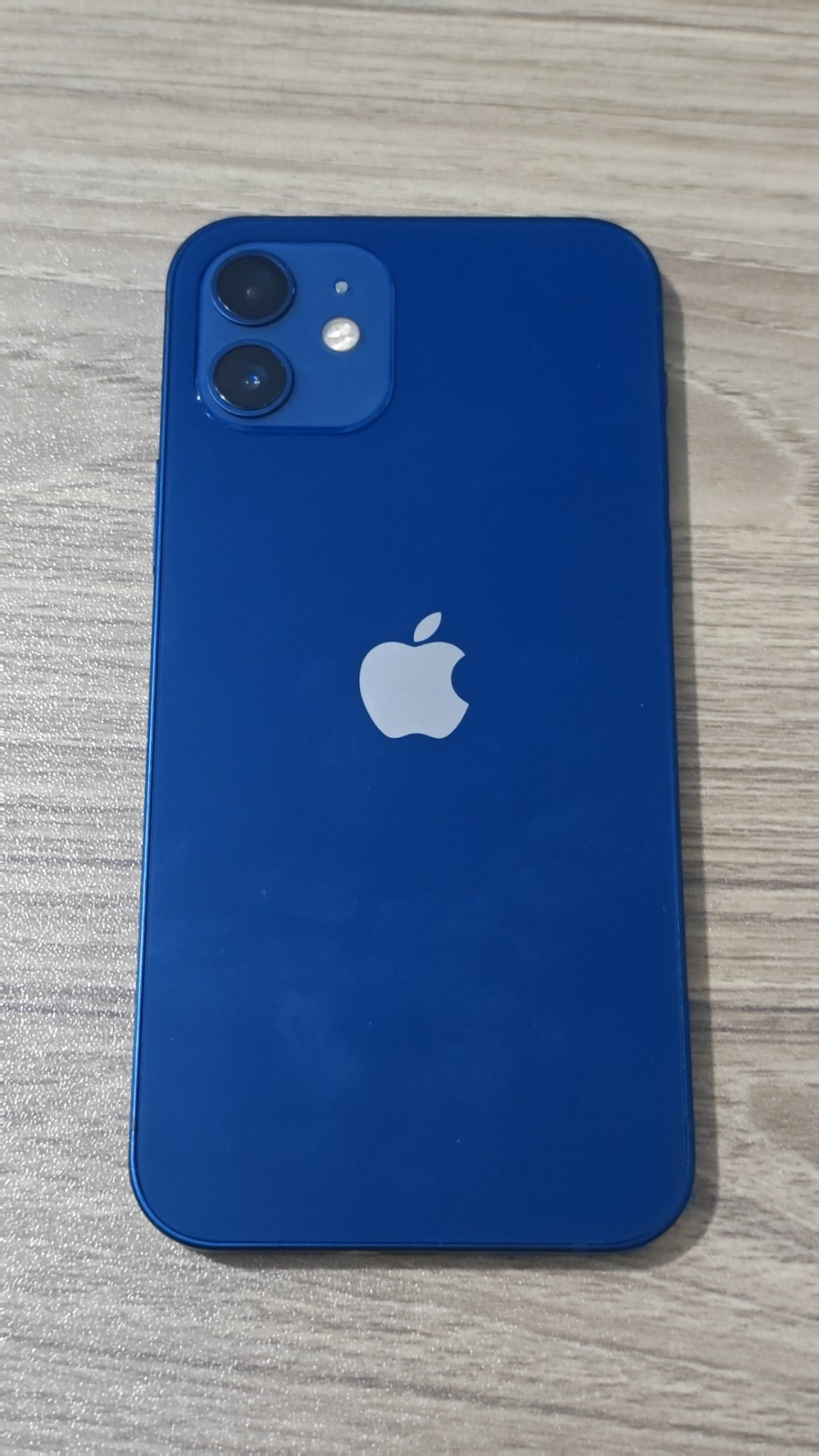 Apple iPhone 12 Unlocked 64/128/256GB Unlocked Random Color With Accessories