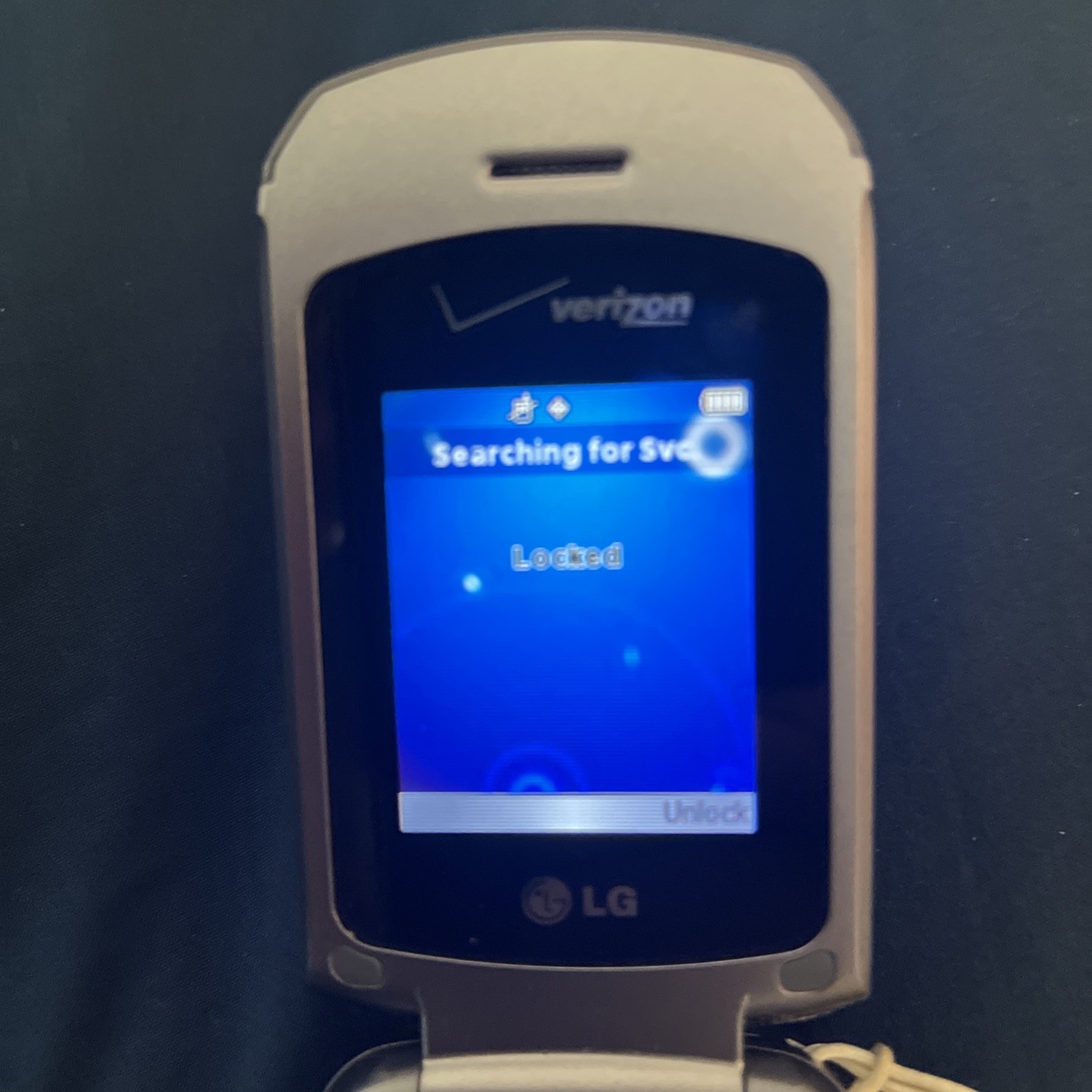 LG Accolade VX5600 – Gray ( Verizon ) Cellular Flip Phone PASSCODE LOCKED!
