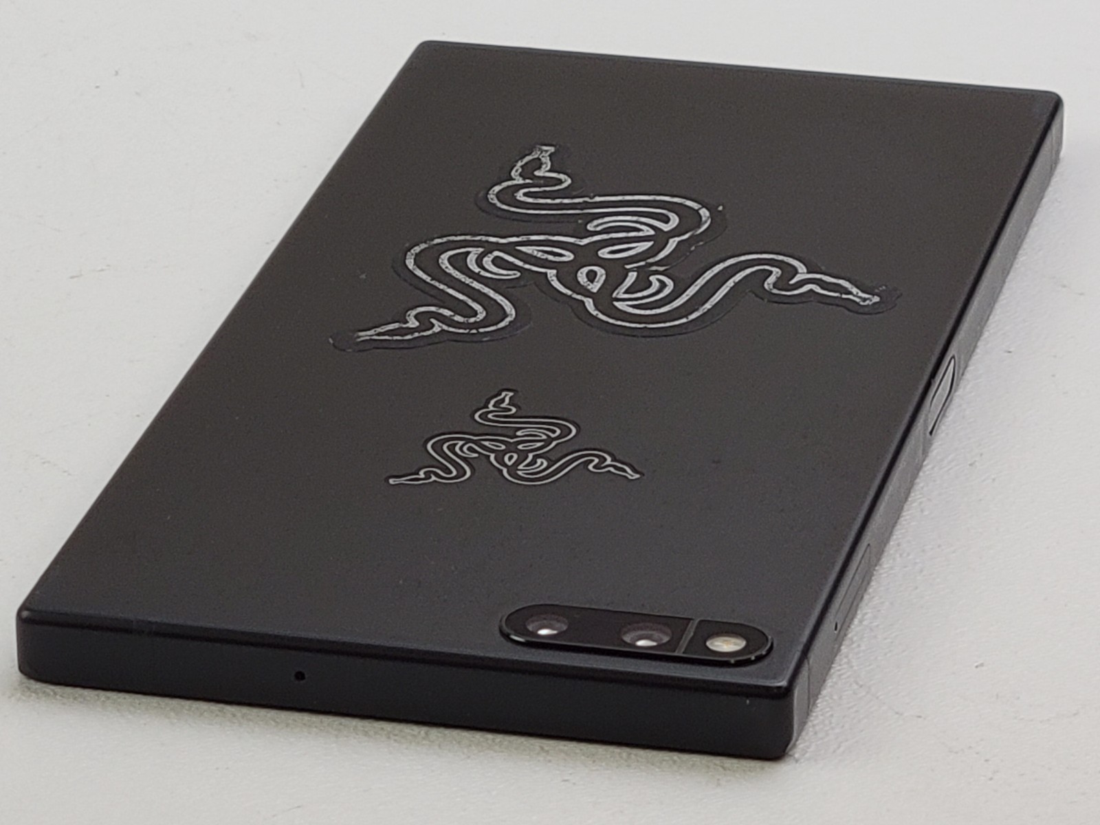 Razer Phone 1 (2017) (RZ35-0215) 64GB (GSM Unlocked) – *SPOTTY TOUCH* – H5670