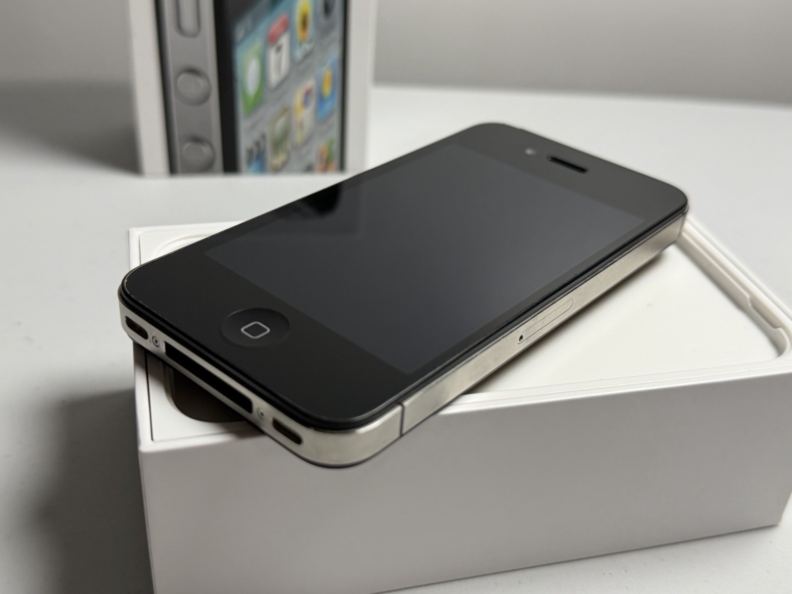 Apple iPhone 4S 16GB Black A1387 Original Matching Box Tested iOS 9