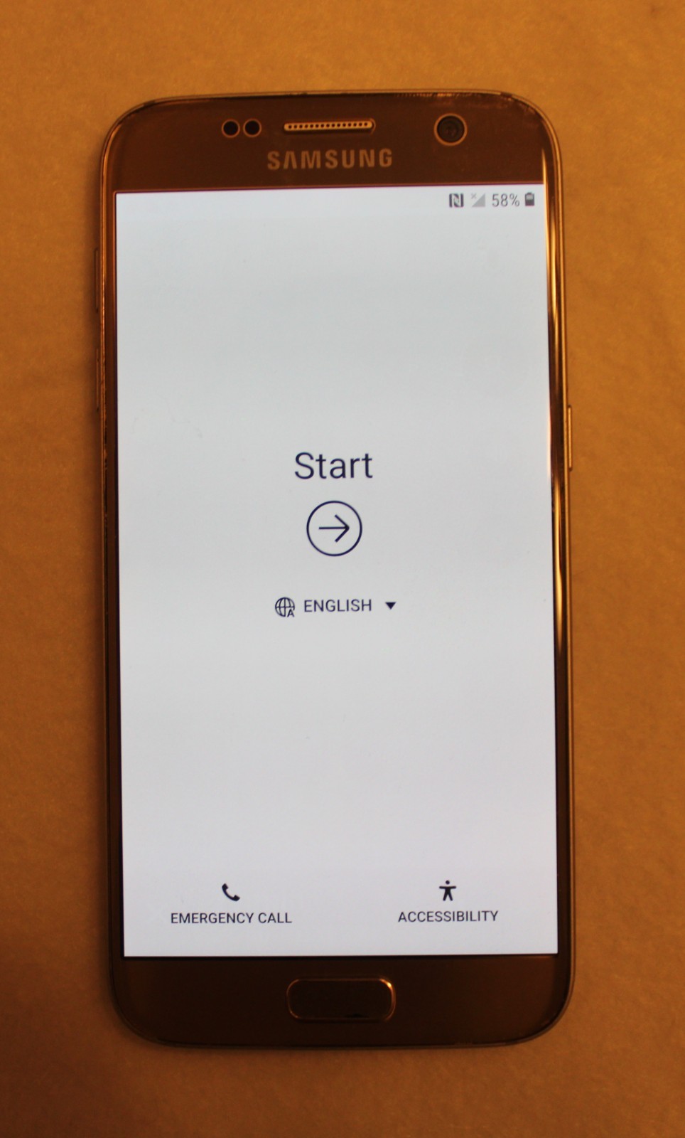 Samsung Galaxy S7 32GB Verizon SM-G930V Gold Platinum