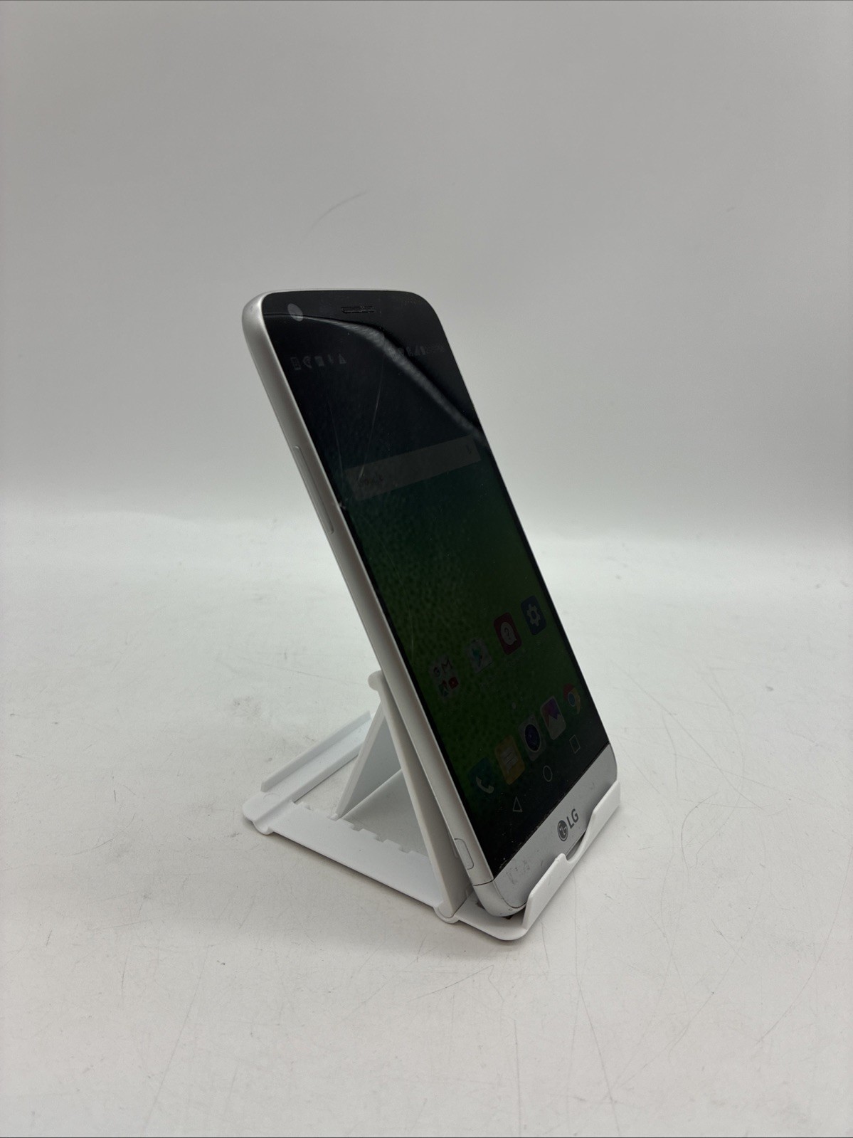 Cracked LG G5 – 32 GB – Gray (Unlocked) (B6:29)