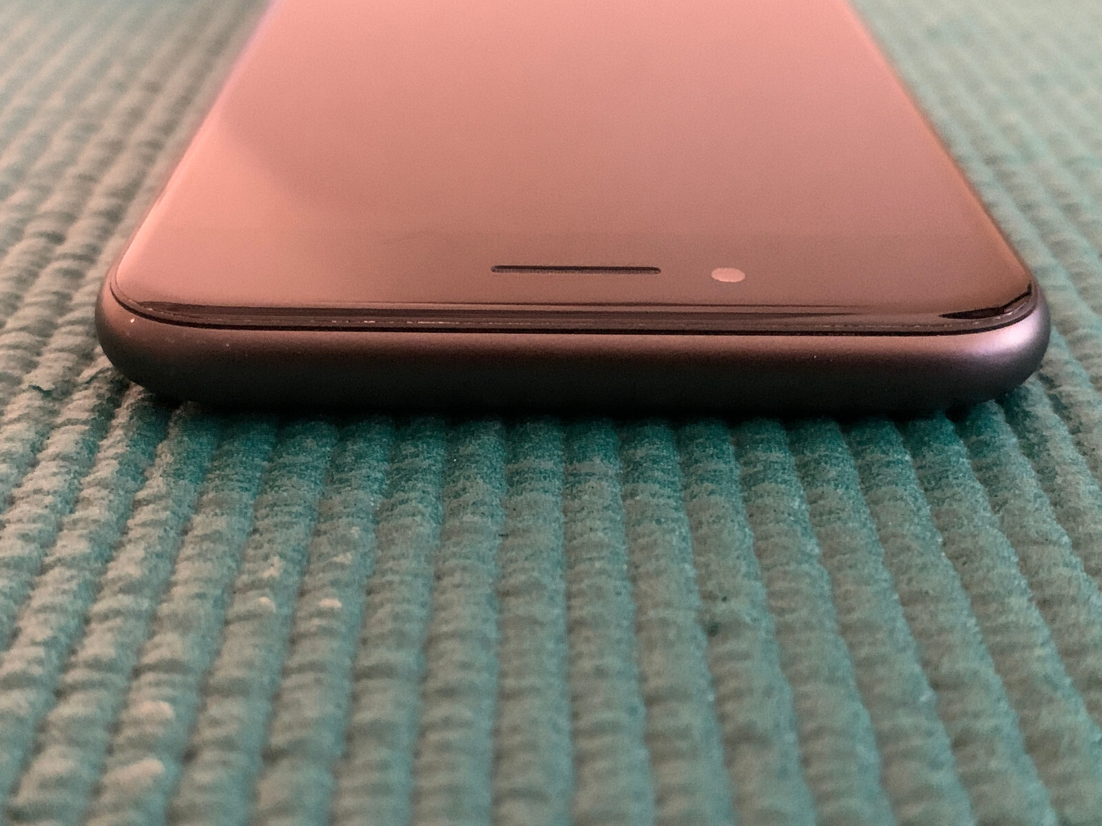 Apple iPhone 8 64GB Unlocked Smartphone – Space Gray A1863 (CDMA + GSM)