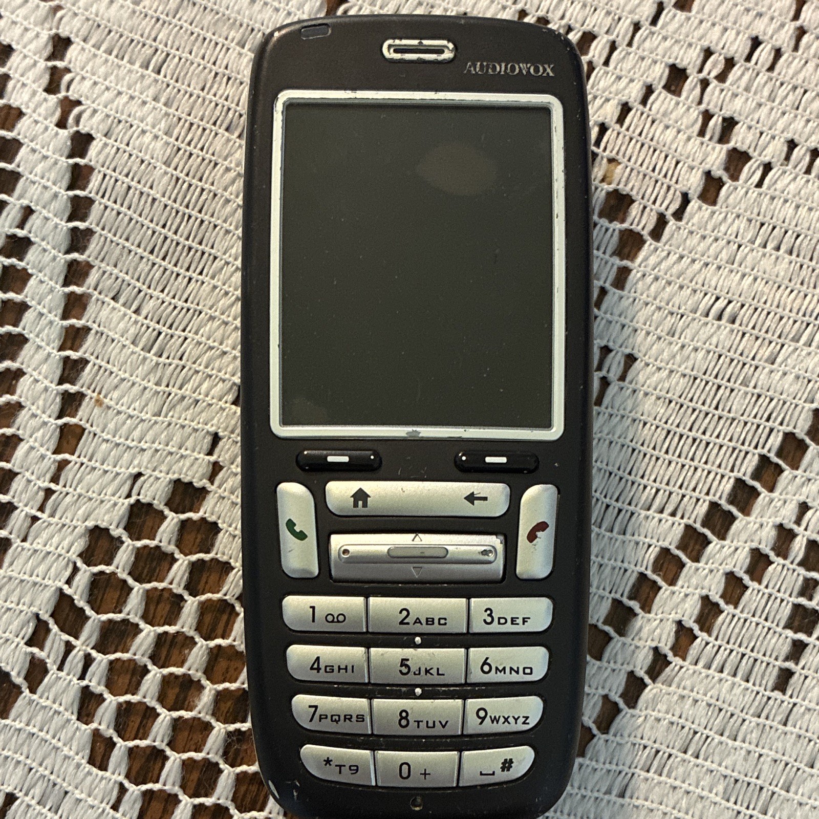 Audiovox SMT 5600 Windows Mobile Bar Phone 64MB 2.2in 1.2MP Black/Silver