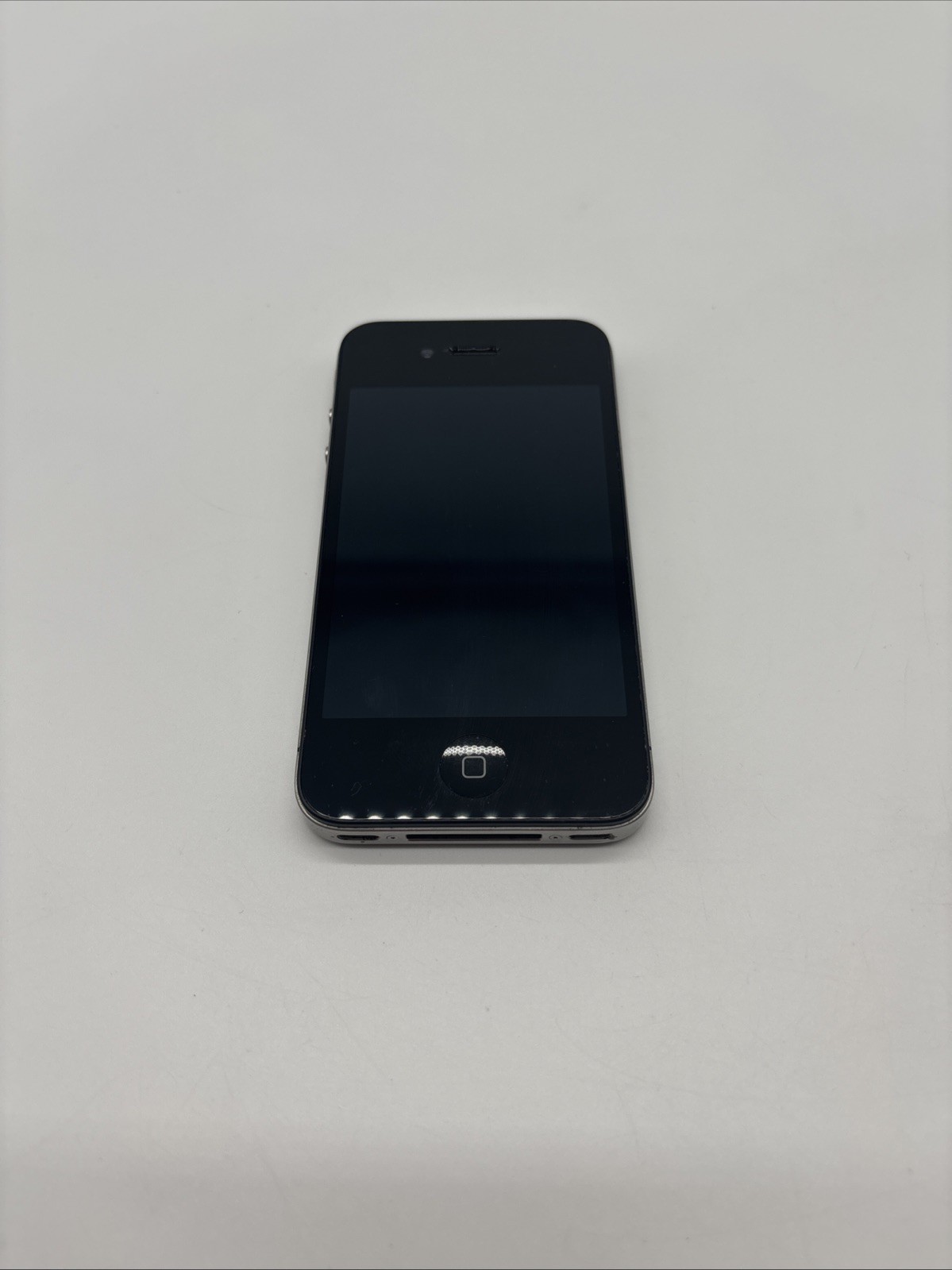 Apple iPhone 4 model A1332, 8GB, Black/Silver