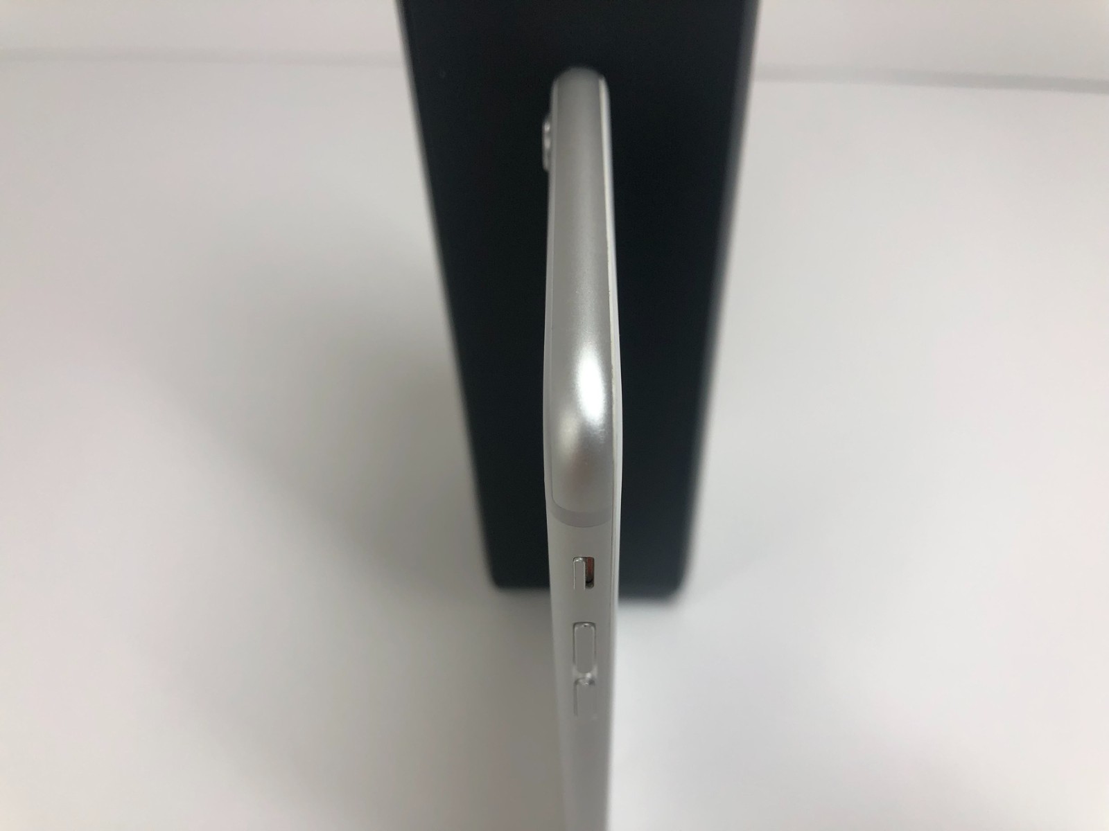 Apple iPhone 6s – 16 GB – Silver A1688 – Unlocked – Good Condition – 72% Battery