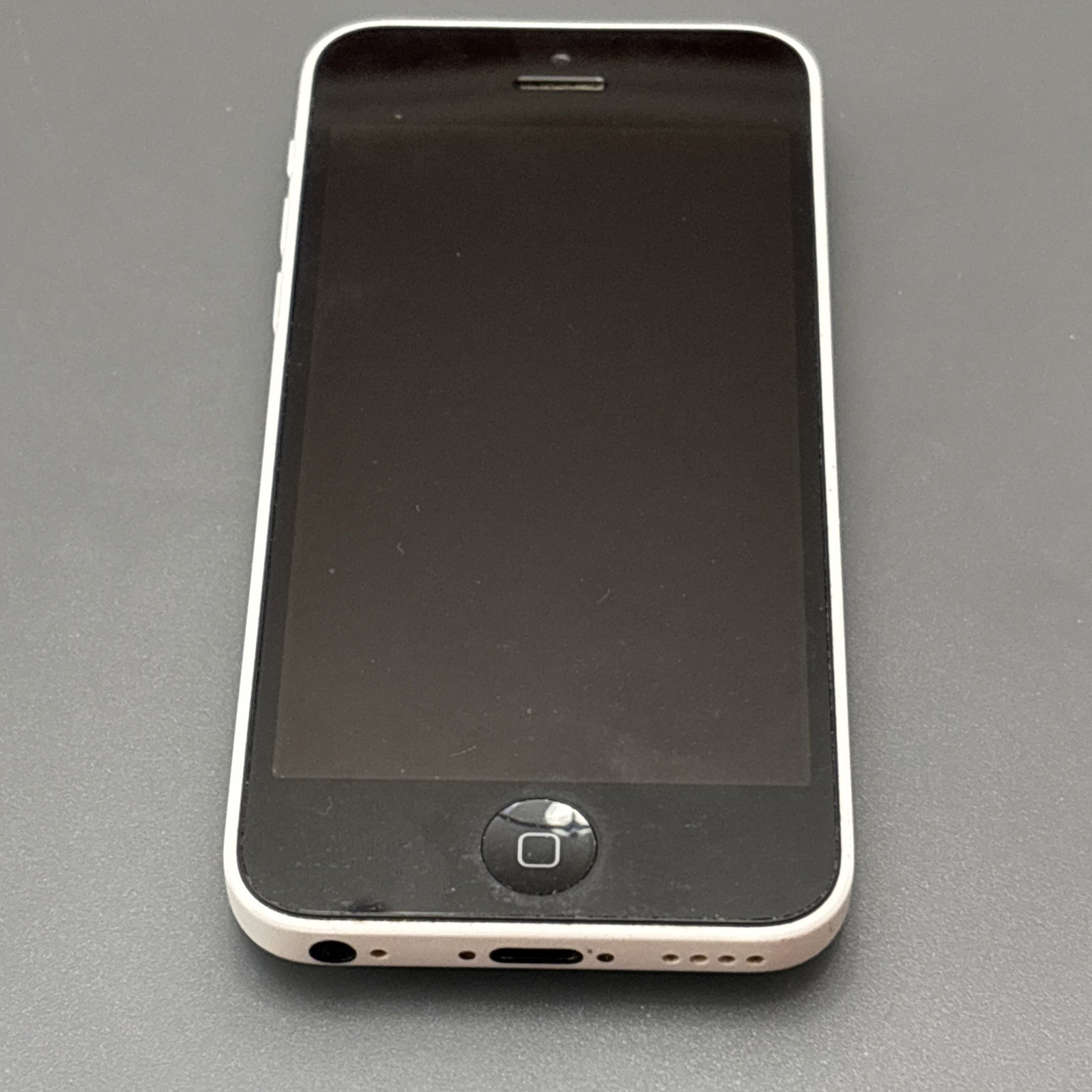 White Apple iPhone 5c – A1532 FOR PARTS ONLY, No Cracks On The Screen