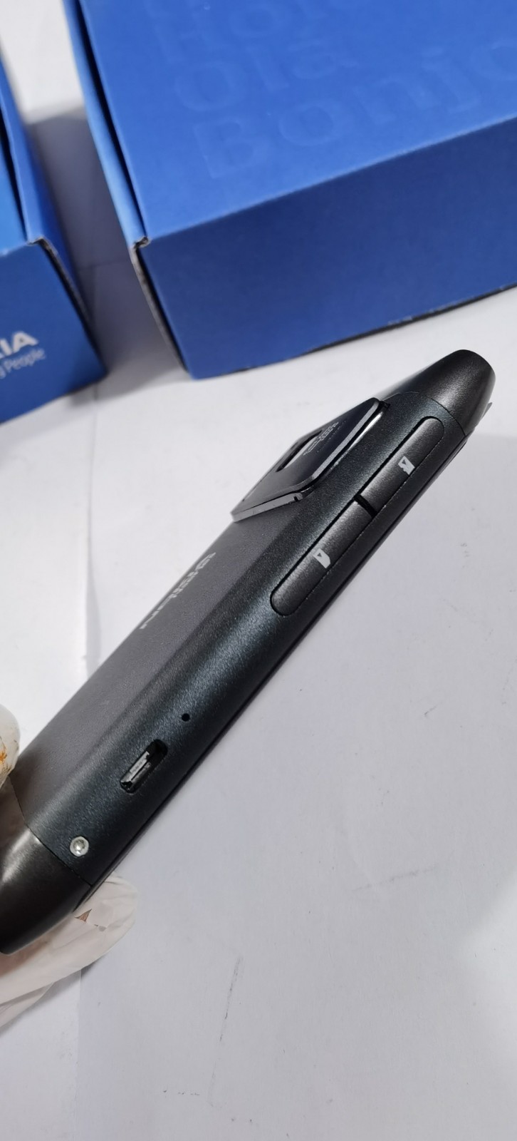 Nokia N8 Touch Screen Unlocked 12MP 3G WIFI Bluetooth Mobile phone 16GB ROM 3.5″