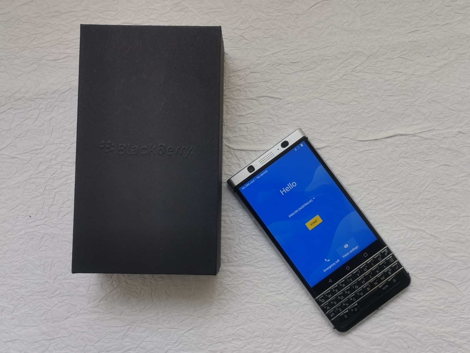 BlackBerry KEY one – 32 GB 3GB RAM – Silver/Black Unlocked 4G Smartphone z8