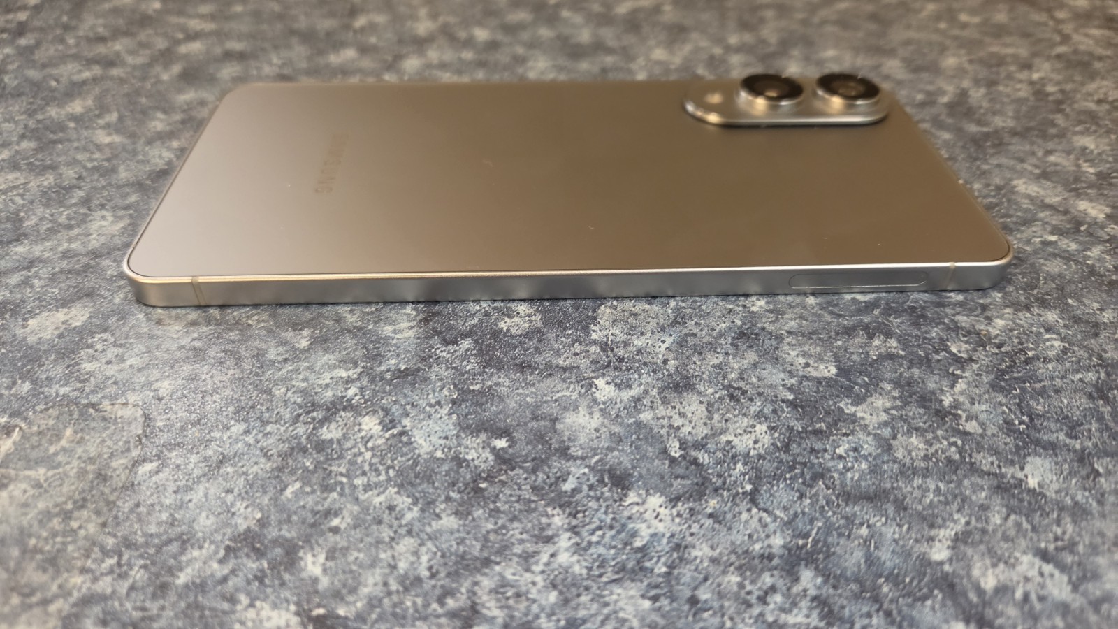 SAMSUNG GALAXY S25 EDGE – 256GB – UNLOCKED – GOOD CONDITION – TITANIUM SILVER