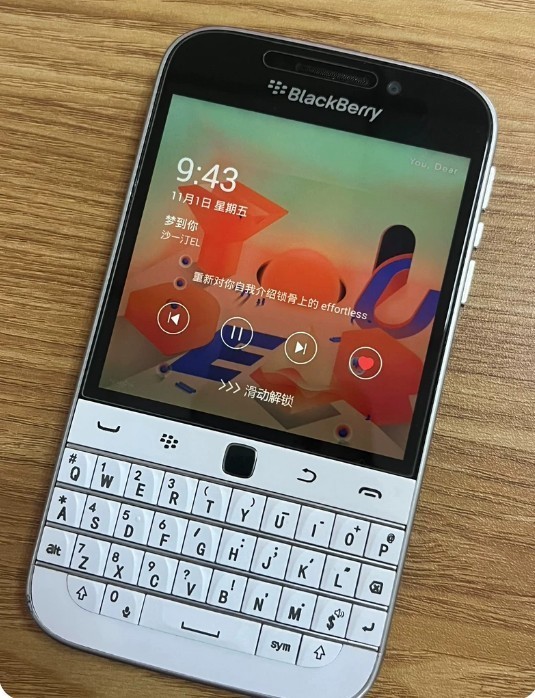 BlackBerry Classic Q20 16GB+2GB RAM Unlocked LTE Keyboard Worldwide GSM Carrier
