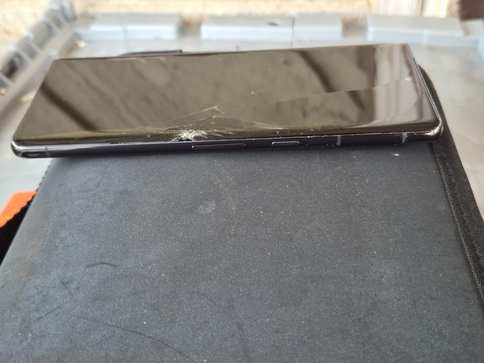 Google Pixel 7 Pro 128gb Black Verizon Cracked Screen READ