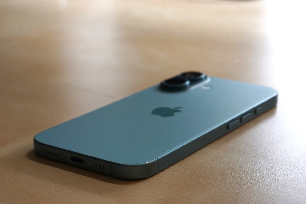 Apple iPhone 16 – 128 GB – Teal (Unlocked)