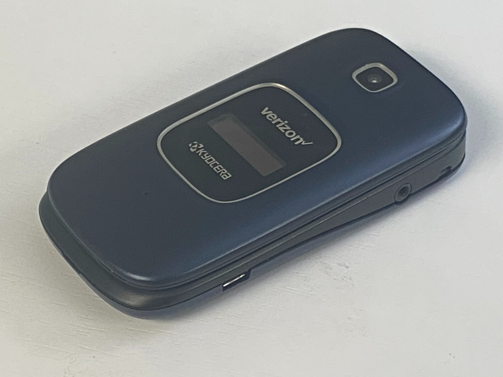 Kyocera Cadence S2720 Verizon Wireless 4g LTE Blue Camera Flip Phone Retail Box