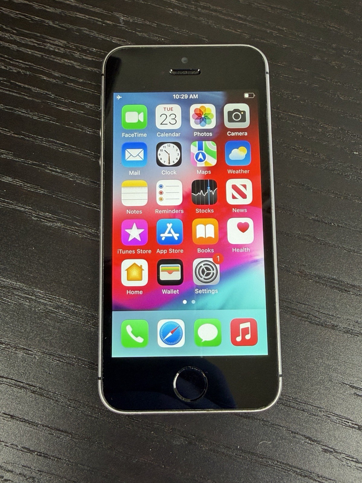 Apple iPhone SE 64GB Space Gray Unlocked 85% Battery Health A1662