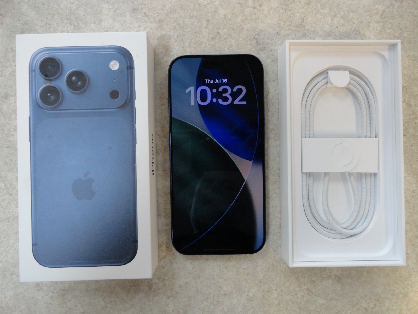 Apple iPhone 17 Pro A3256 – 512 GB – Deep Blue (AT&T) MG7Q4LL/A
