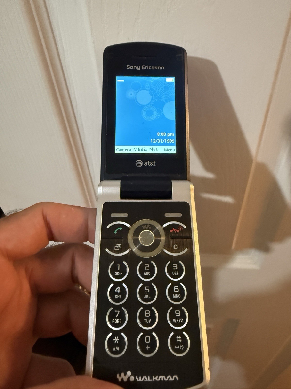 Sony Ericsson Walkman W518a – Gray and Silver ( AT&T ) Rare MP3 Flip Phone WORKS