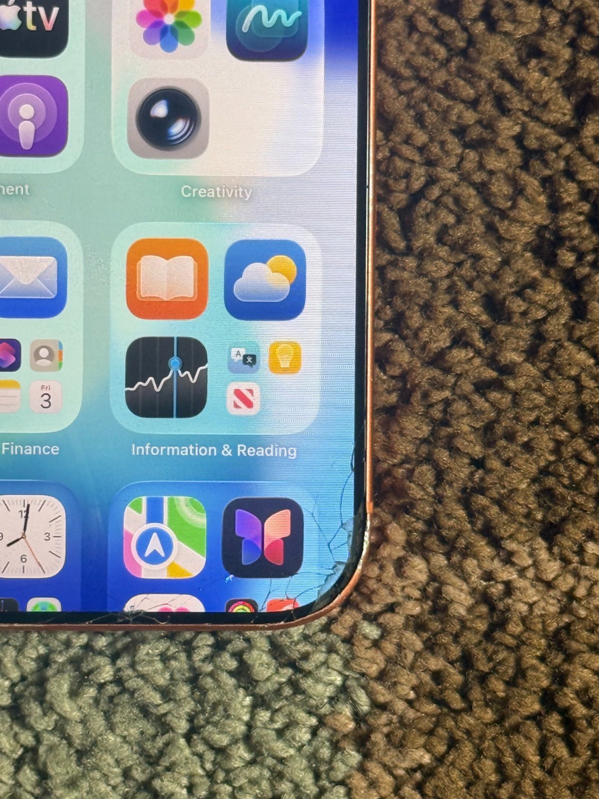 Apple iPhone 17 Pro 256 GB -Orange – Locked to ATT – READ (Cracked / LCD Line)