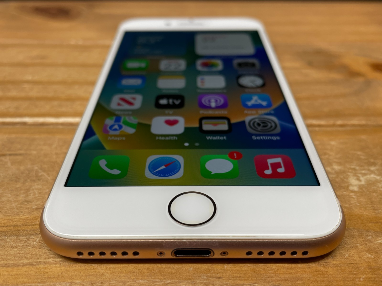 Apple iPhone 8 – 64GB – Gold (Unlocked GSM) A1905 – Works – 76% Bat.